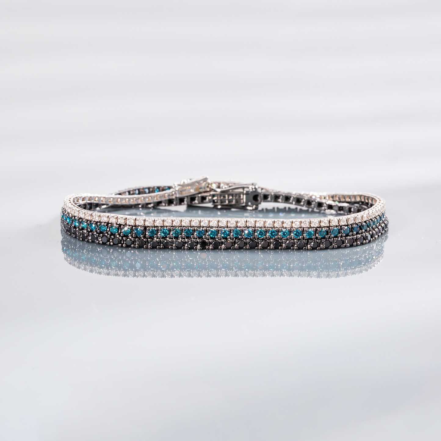 Tennis Bracelet In 18K White Gold With Blue Diamond