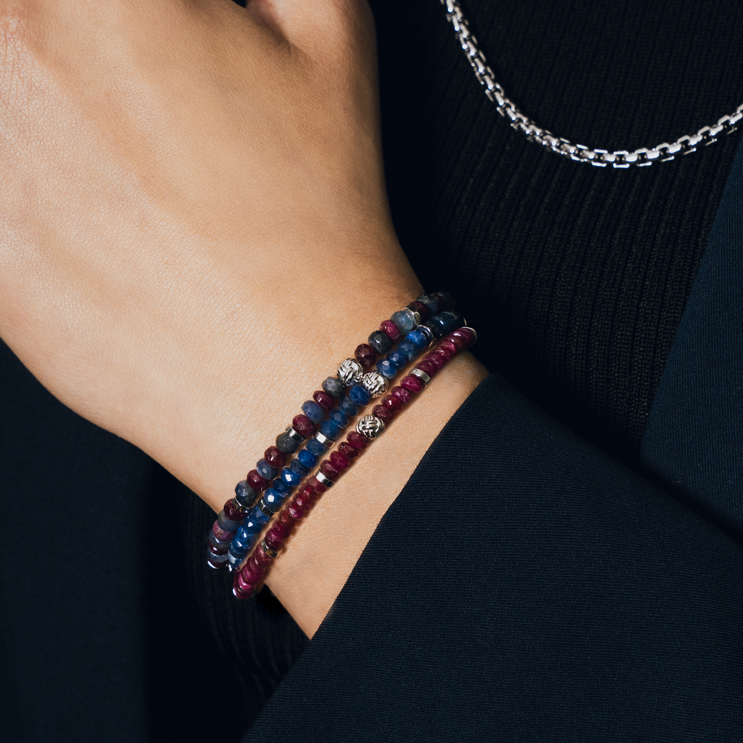 Nodo Beaded Bracelet In Rhodium Plated Silver With Blue Sapphire