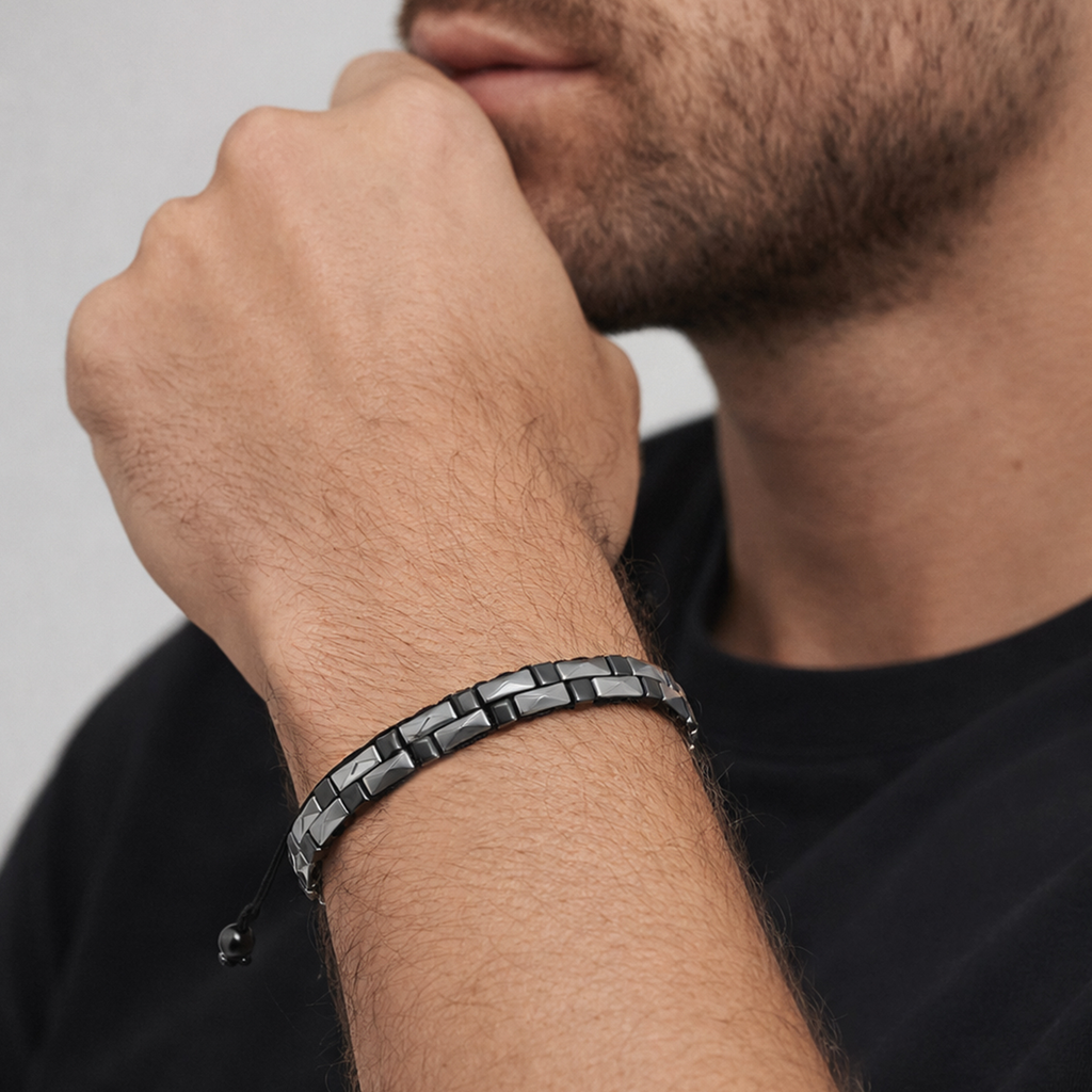 THOMPSON Mini Pyramid Bracelet With Hematite