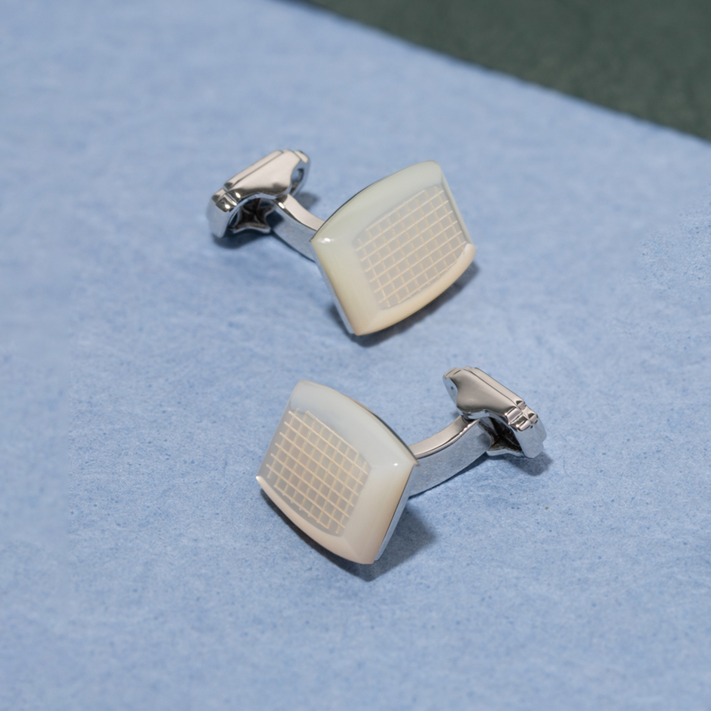 THOMPSON Woven Tonneau Cufflinks In White Bronze and White MOP
