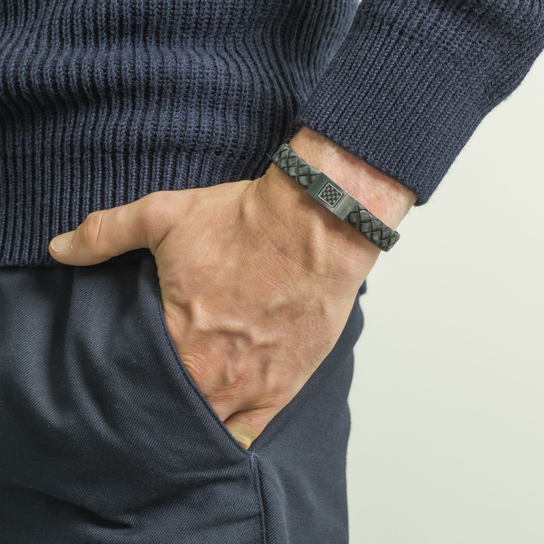 Carbon Woven Leather Bracelet In Black